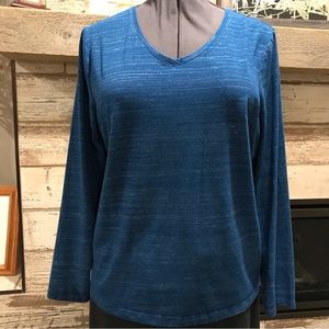 Croft & Barrow long sleeve v-neck t-shirt. Blue stripes
